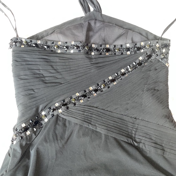 Elegant black BCBG MAXAZRIA full-length formal gown. Size 10 - Picture 6 of 10